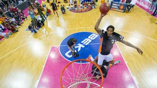 Isaiah Swann, MVP; Calvin Harris, bombardero; Lipek, matador; y Ensminger homenajeado