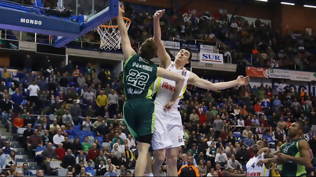 Dragic endosa al Fenerbahçe la tercera derrota. Mucho Milán para el Baskonia