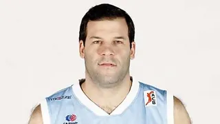 Alfonso Reyes anuncia que se retira y antes de irse arremete duramente contra Moncho López