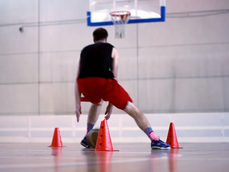 Cómo entrenar la resistencia para el  baloncesto