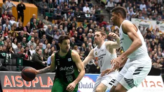 El Madrid se lleva un duelo apretado en Badalona 74-83