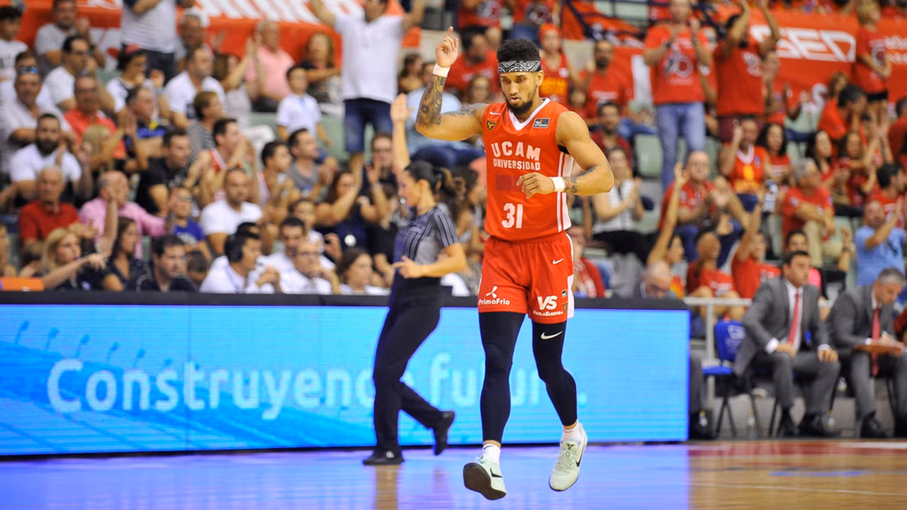 Askia Booker, galones de una dimensión pasada
