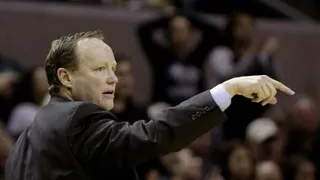 El eterno Spur Budenholzer dirigirá a los enigmáticos Hawks