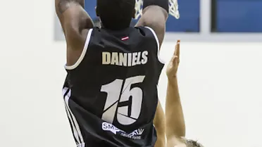 VEF, campeón en LBL; Nymburk, sin piedad; Budi, a un pasito y en NBL, a brazo partido