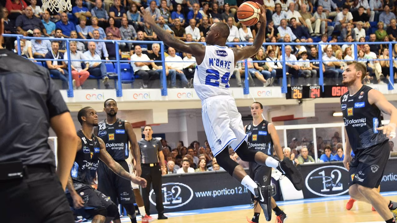 Zoco europeo: Ryan Toolson no continúa en Zenit; Amath M’Baye, refuerzo para EA7