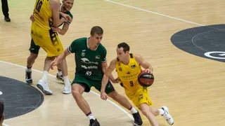 Unicaja seca al binomio Shermadini-Huertas y empieza con buen pie la fase final (70-83)