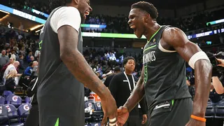 La jugada maestra de Minnesota: sumar a un pivot que promedia 18 puntos