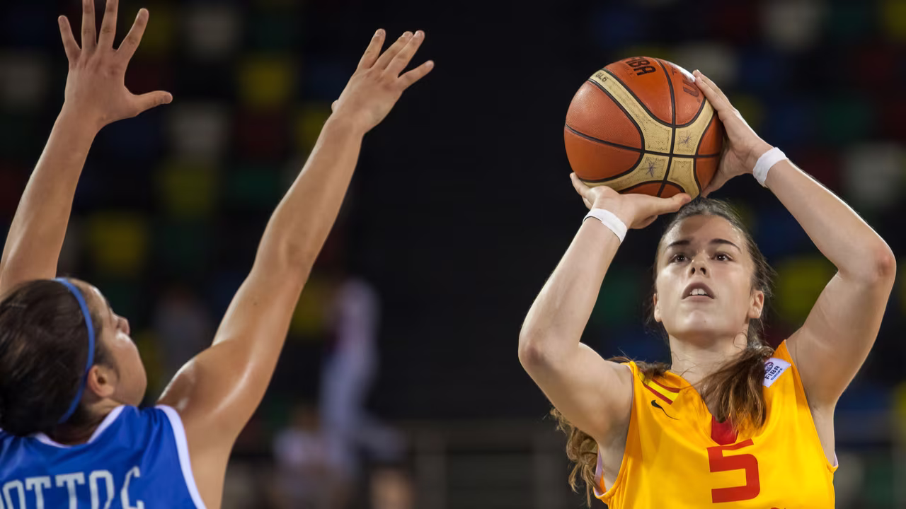 España acude puntual a su cita con el oro (59-53)