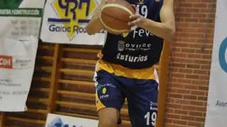 Javi Román defenderá la camiseta del Básquet Coruña las dos próximas temporadas