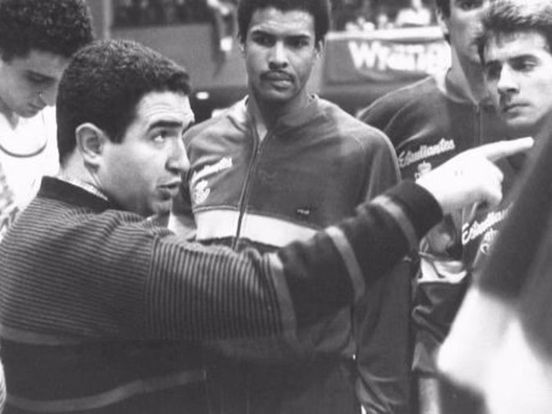 Fallece Paco Garrido, primer entrenador ACB del Estudiantes
