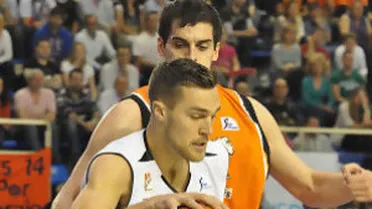 El Blusens Monbus pone en graves dificultades al Mad-Croc Fuenlabrada (63-82)