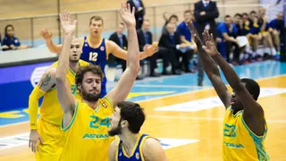 Zoco europeo: Joffrey Lauvergne ficha por Fenerbahce; Mike James, lejos de PAO