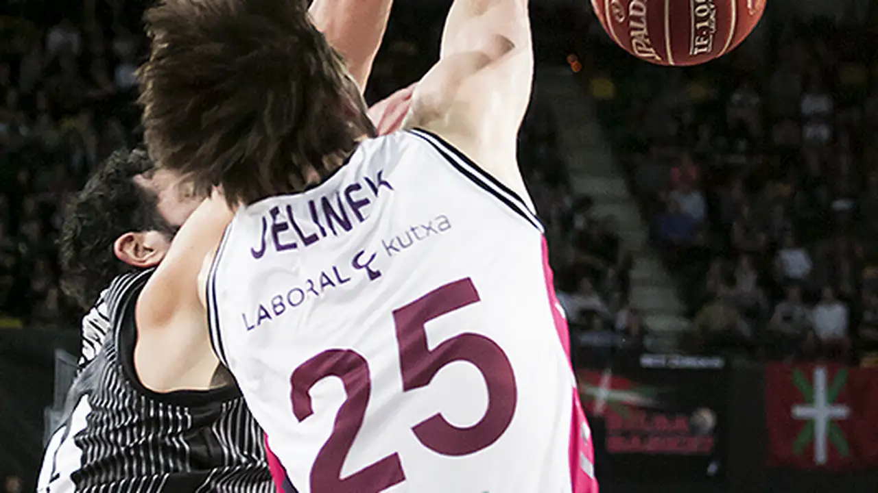 David Jelinek reconoce negociaciones con Dominion Bilbao Basket