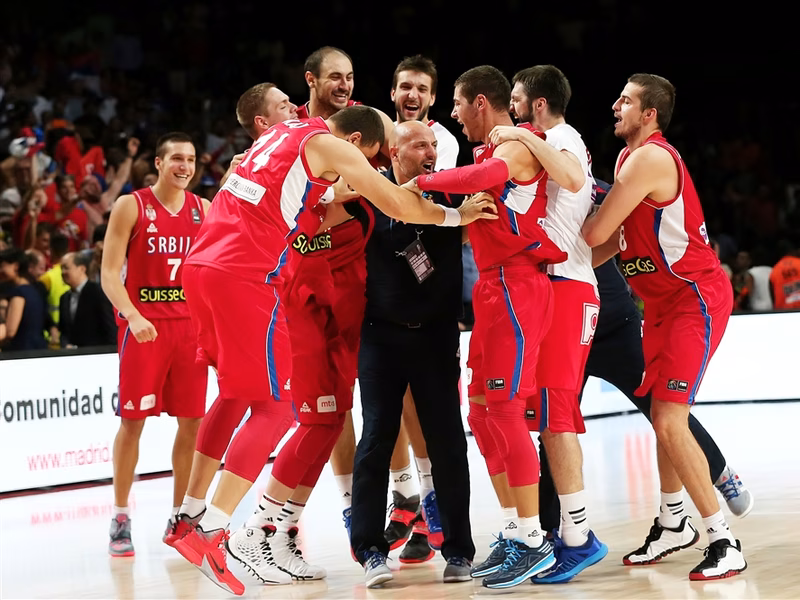 Serbia recuerda a la de décadas pasadas y se mete en la final a pesar de Batum (85-90)