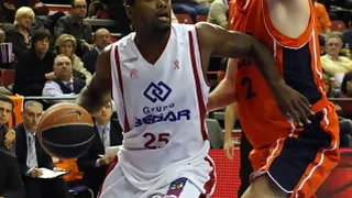 León prepara el corte de Thompson y busca base americano