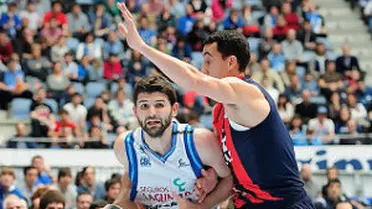 Papamakarios, fiel al Lagun Aro