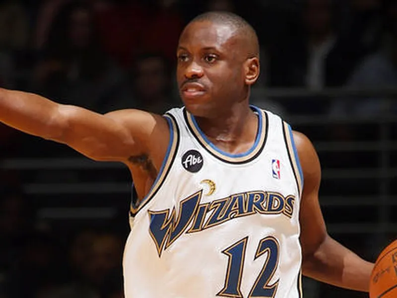 ¿Qué fue del minúsculo Earl Boykins?