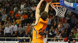 El Fuenla vence al CAI en un partido precioso para el aficionado y sombrío para los entrenadores