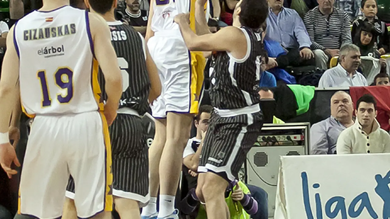 Sinanovic finaliza su aventura iraní llevándose la liga ante el ex NBA Haddadi