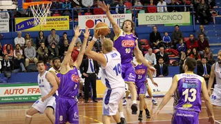 Lucentum espera rival para la final tras acabar por la vía rápida con Palencia