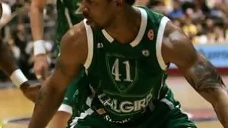 DeJuan Collins por Tyus Edney en el Cajasol