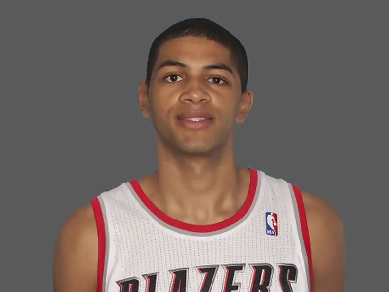 La Noche Americana: Kyrie Irving, clutch player, y tope anotador para Jrue Holiday; Asik arrolla a los Nets; triple doble para Nicolas Batum; mejoría en Ricky Rubio (14p, 8a y 5rec); Bobcats respiran