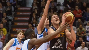 Palencia tropieza de nuevo. Burgos y Lleida no dan opción a Oviedo y Clavijo