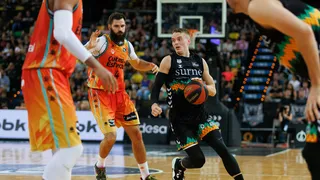 El tiro exterior mantiene a Bilbao Basket invicto en Liga Endesa
