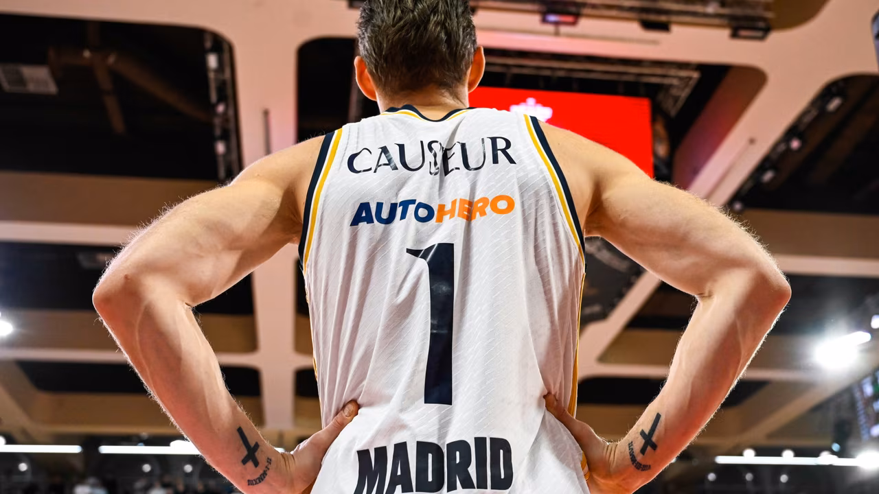 Fabien Causeur se cansa del Real Madrid y negocia en Italia