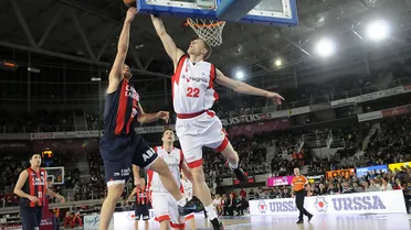 Asselin y Downs terminan con la paciencia del Iradier Arena (65-76)