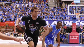 Ben Simons destroza a San Pablo Burgos desde el perímetro (76-84)