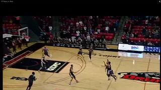 Apoteósico final de partido en NCAAII: dos canastas ganadoras en segundo y medio