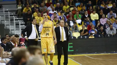 Levon Kendall, en busca de ayuda económica para curar el tumor de su bebé