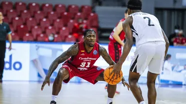 Ennis salva sobre la bocina otro mal día de los maños (78-75)