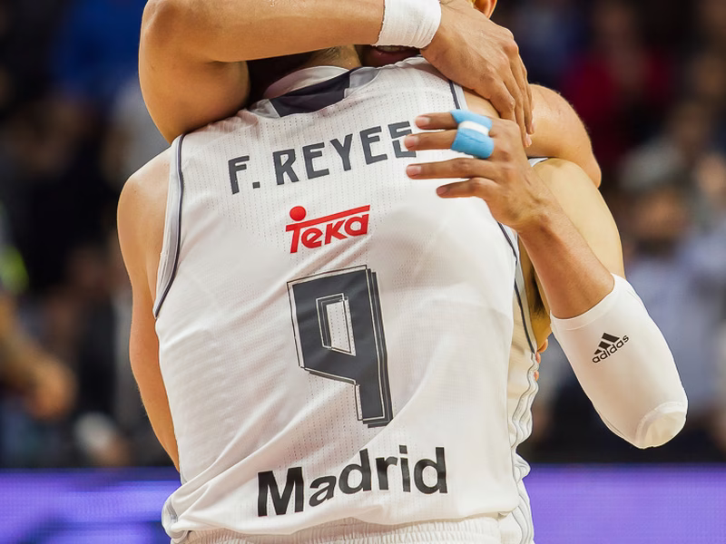 El Real Madrid sella su pase al playoff de la Euroliga a golpe de muñeca (83-70)