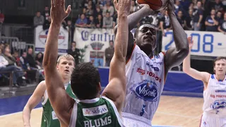 Talentos sin techo en Italia: Awudu Abass, Ivan Buva y Alex Kirk