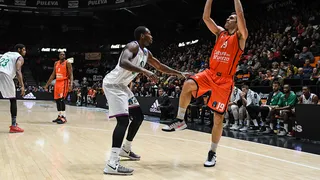 San Emeterio certifica el liderato ante un Unicaja desconocido (86-62)