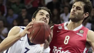 Liga Turca (J10): Tres prórrogas en Ankara. Otra exhibición de Stanojevic y Vujacic se va a los 33 puntos. Arroyo, ¿a Galatasaray? Choque entre ultras ¡en un partido de baloncesto en silla de ruedas!