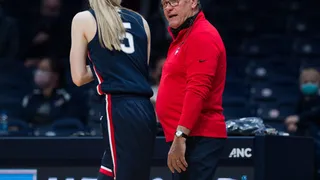 Leyendas como Leslie o Planas del básket femenino entran al Salón de la Fama FIBA