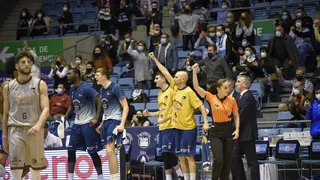 Monbus Obradoiro se sobrepone al fantasma de las navidades pasadas